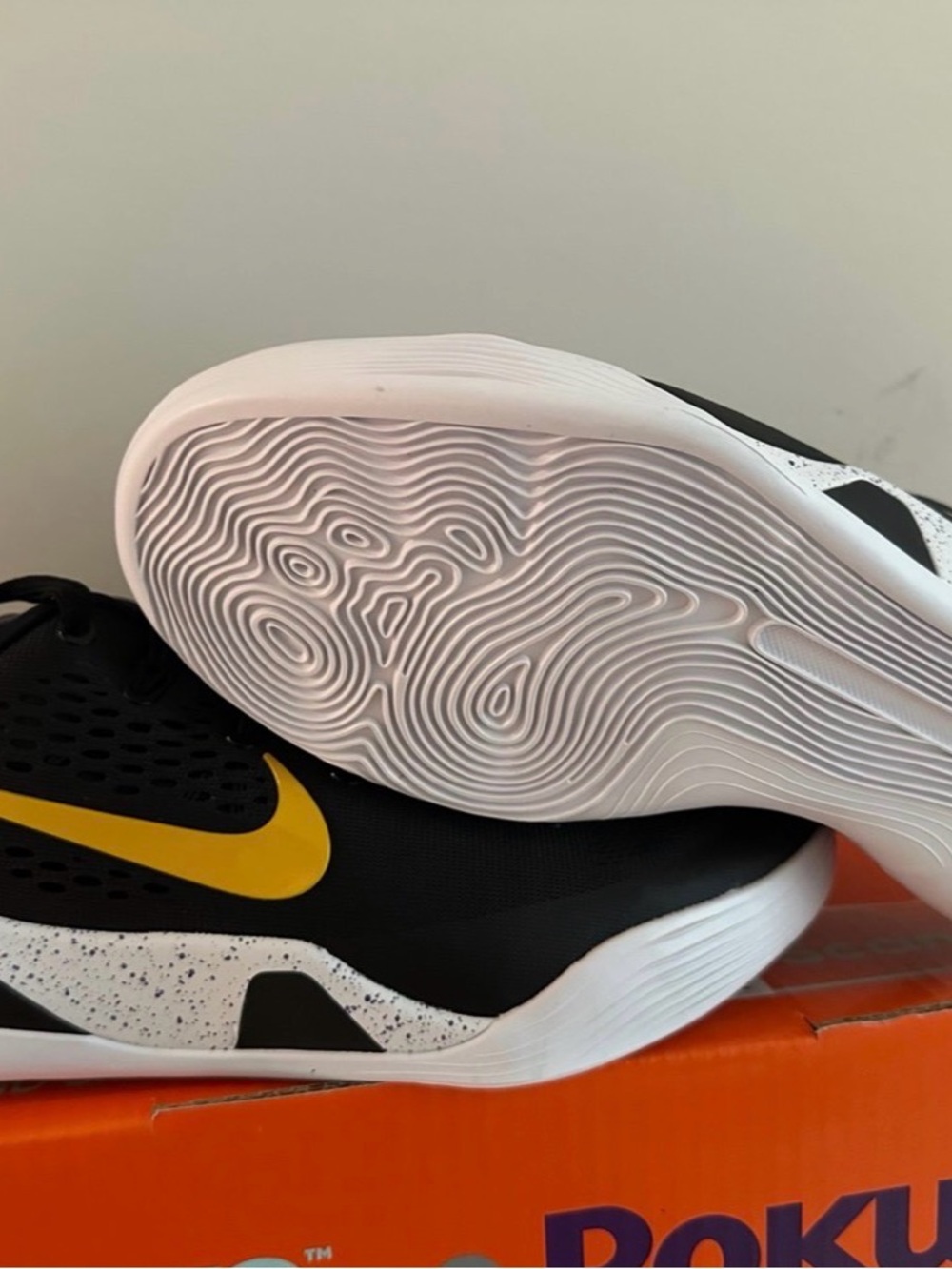 Nike Kobe 9 Elite Black & Yellow Low-Top Basketball Sneakers